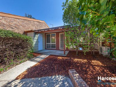 11 / 1 Edwell Place, Lyneham