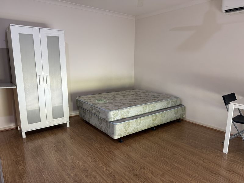 5 / 8 Florence Avenue, Clayton