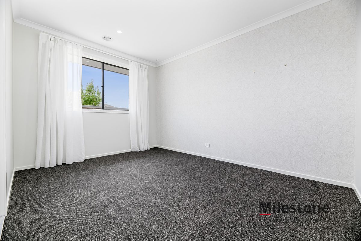 17 King Parrot Blvd, Drouin