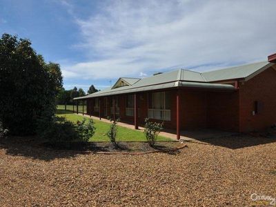 25R Debeaufort Drive, Dubbo