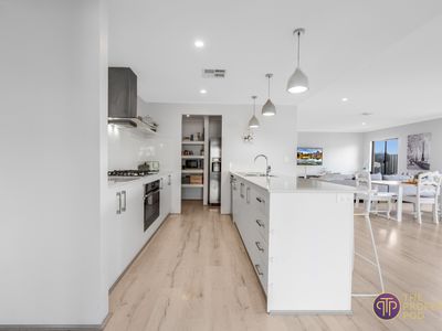 10 Alata Grove, Byford