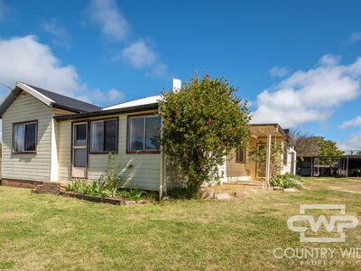 60 Russell Street, Guyra