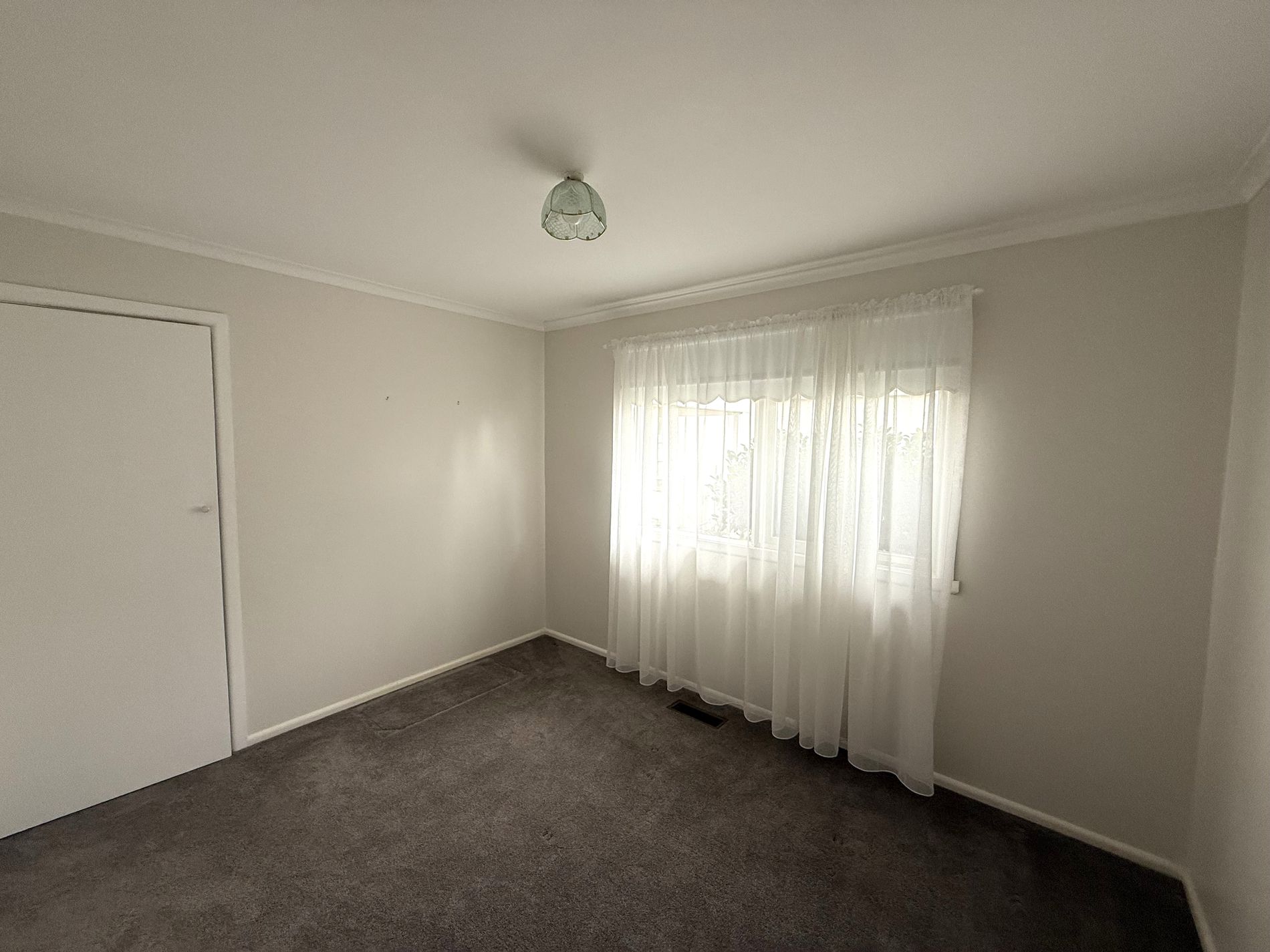 48 Nicholas Grove, Heatherton
