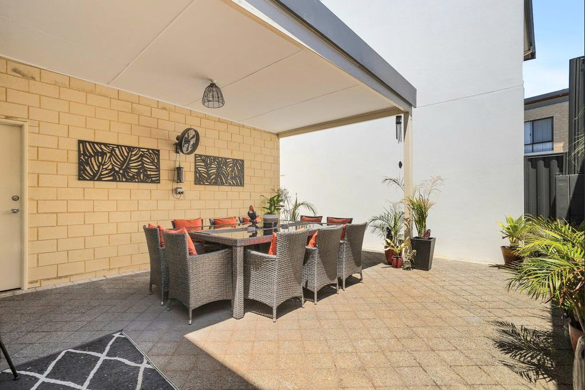 25 / 22 Rinaldo Crescent, Coolbellup