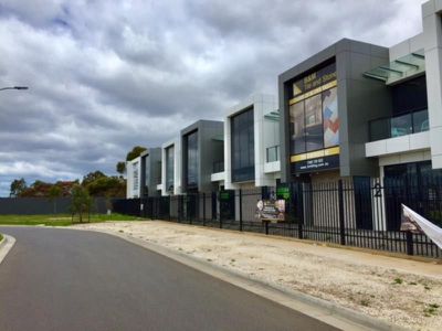 6/1 Leader Street, Truganina