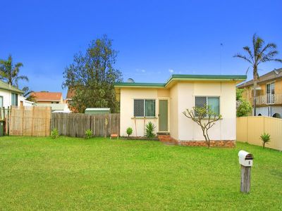 76 Peterborough Avenue, Lake Illawarra