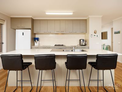 2 OLSEN PLACE, Baranduda