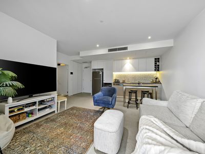 3B / 9 Waterside Place, Docklands