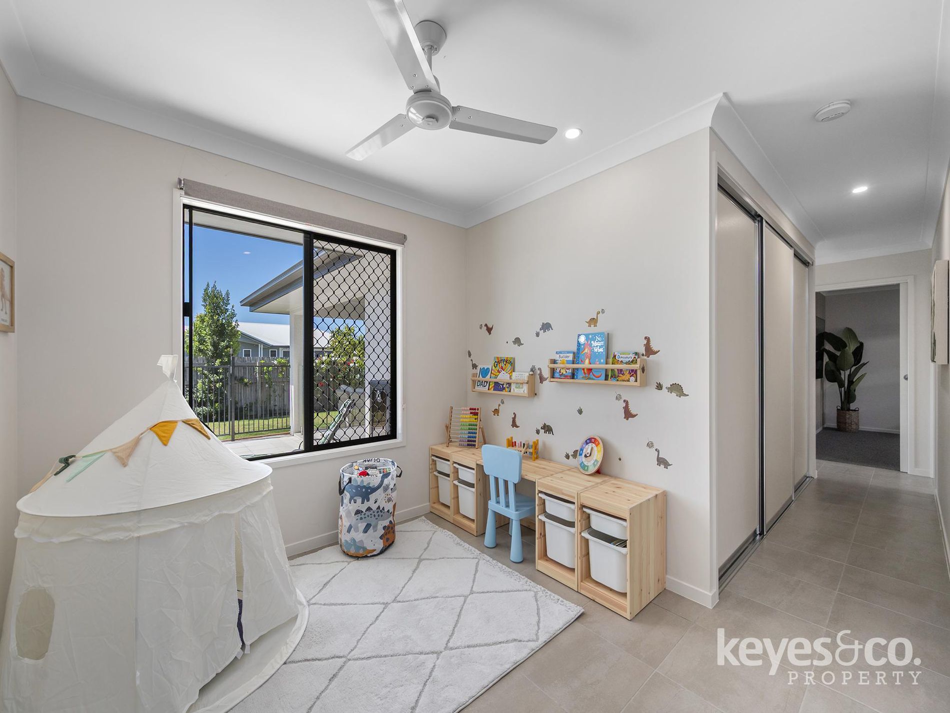 2 Coolamon Street, Mount Low