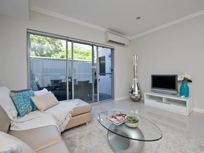 *4/10 Swanston Street, Yokine