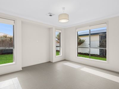 16 Union Road, Normanville