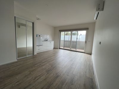 7 / 98 Commercial Road, Footscray