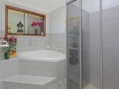 37 Kings Point Drive, Kings Point