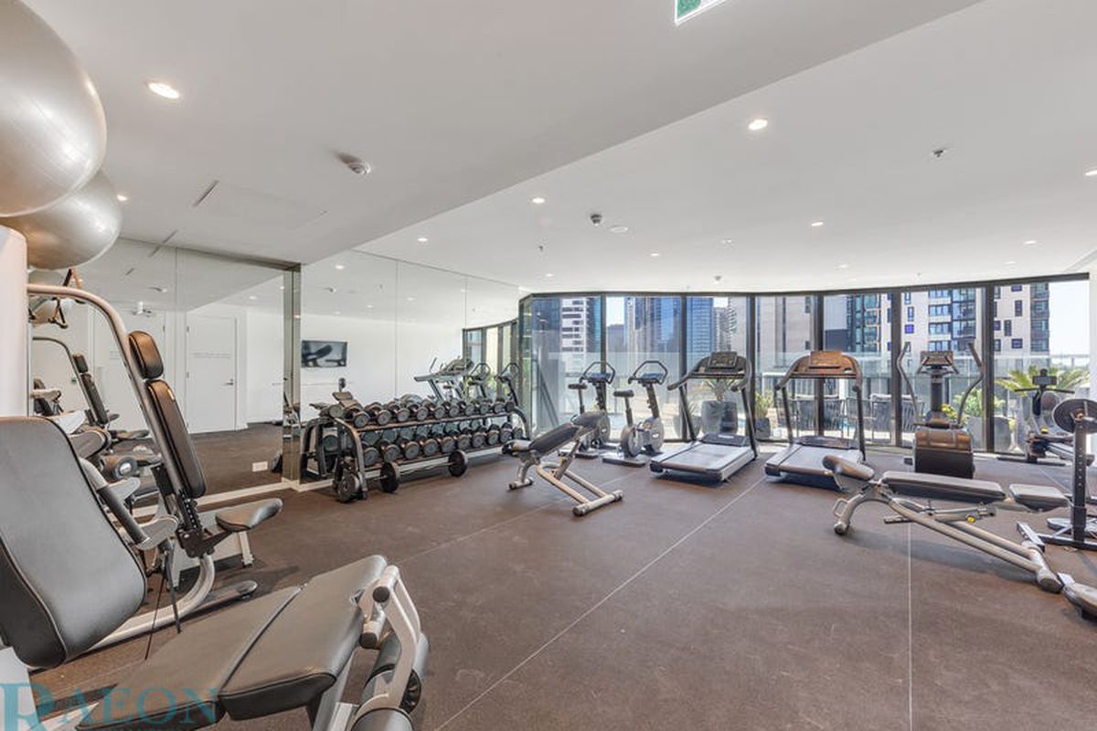 2403 / 105 Clarendon Street, Southbank
