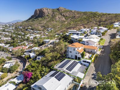 10 Balmoral Drive, Castle Hill