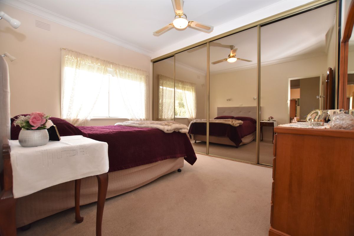 64 Lake Road, Kyabram