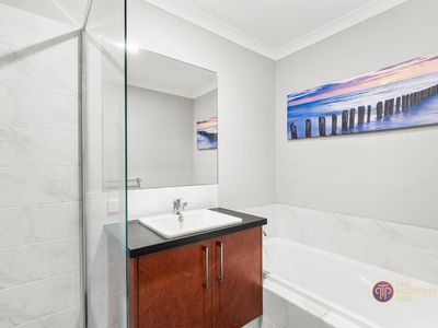 5 Gilding Lane, Dayton