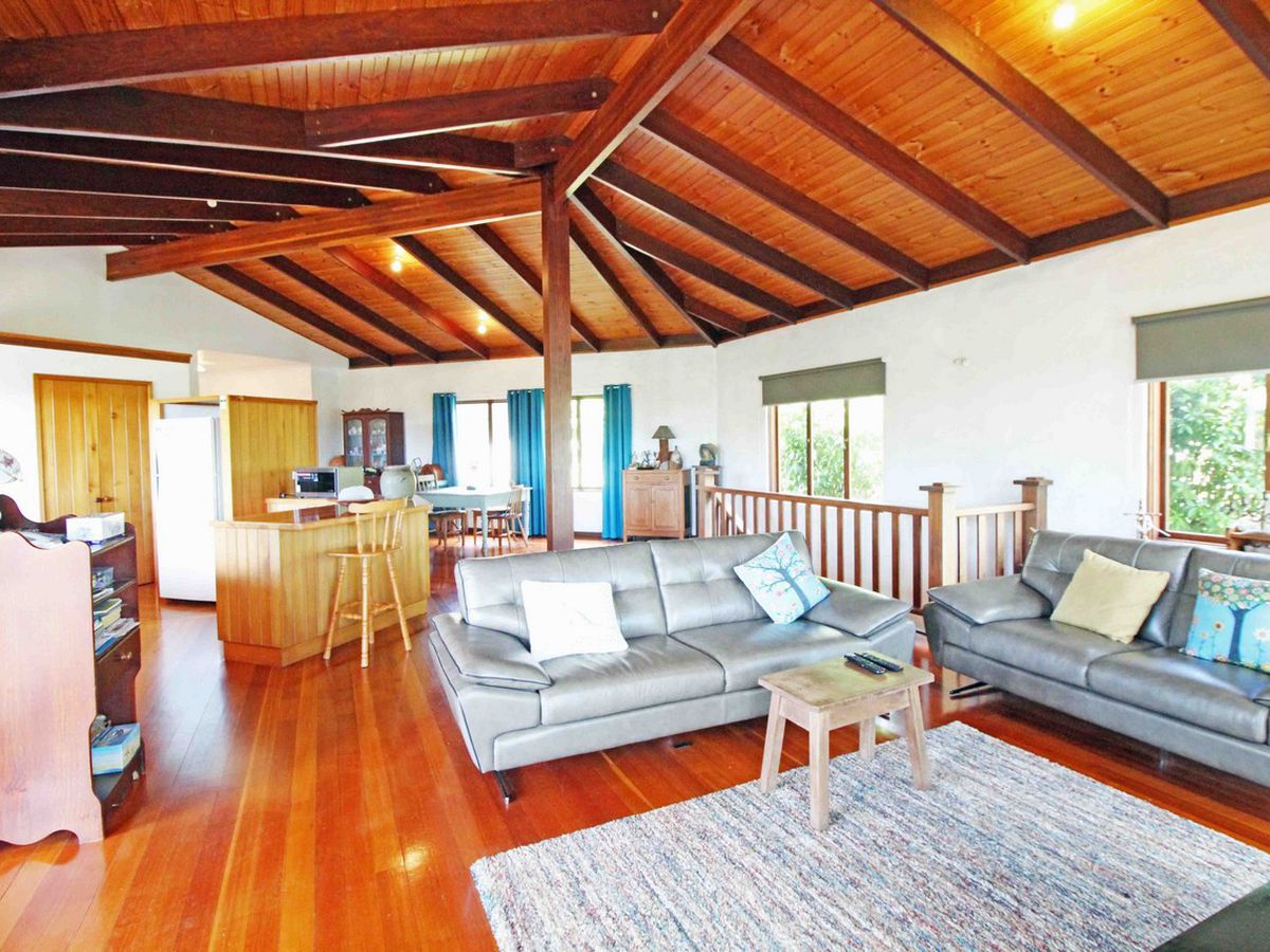 27 TWELFTH AVENUE, Atherton