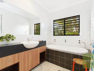 1 Warbler Crescent, Douglas