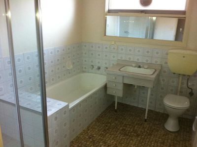 4 / 16 Minogue Cresent, Hoppers Crossing