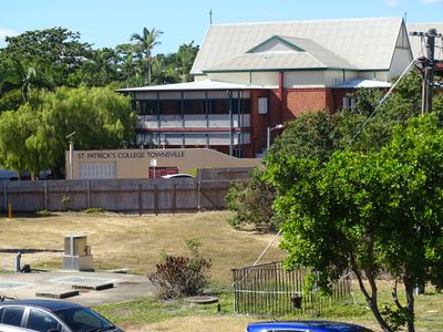 1 / 5 Leichhardt Street, North Ward