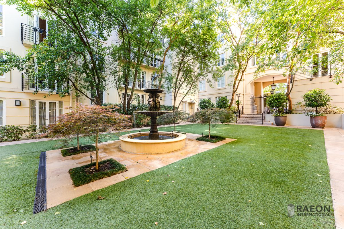 2 / 380 Toorak Road, South Yarra