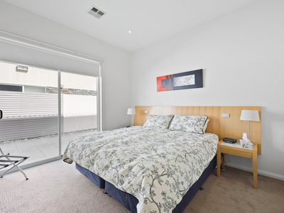 5 / 5 Adelaide Street, George Town