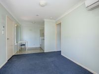 9 / 10 Winani Street, Slacks Creek