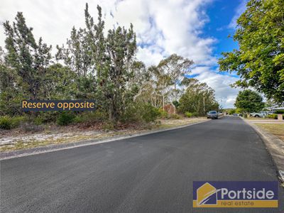 1 / 11 Yallimbah Avenue, Tanilba Bay