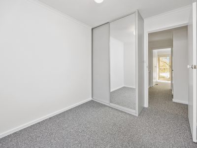 3 / 2 John Hindmarsh Frontage, Brompton