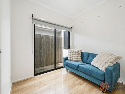 28 Holford Street, Taylor