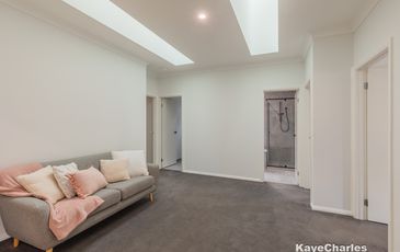 14 Cowdray Crescent, Officer