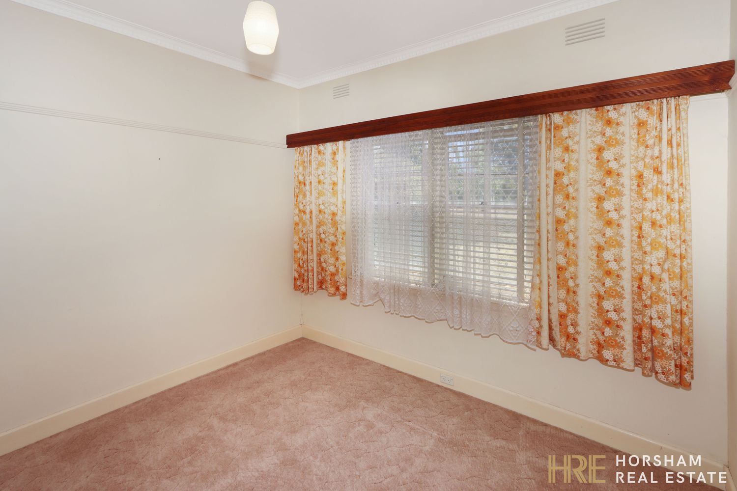 8 Federation Avenue, Horsham