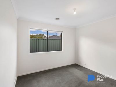 6 Moira Court, Ascot