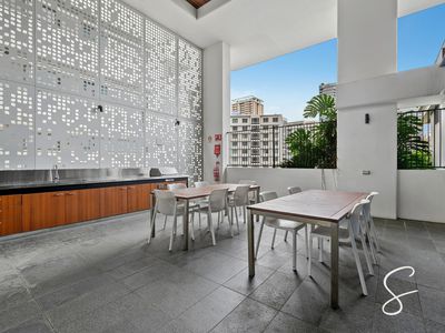 2011 / 19 Hope Street, South Brisbane