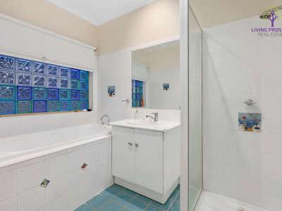 4 Royan Mews, Point Cook