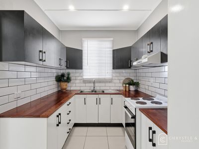 7 Hill End Road, Glenella