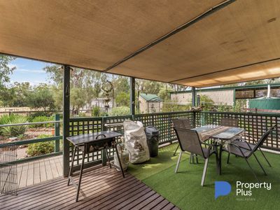 28 Calder Highway, Wedderburn