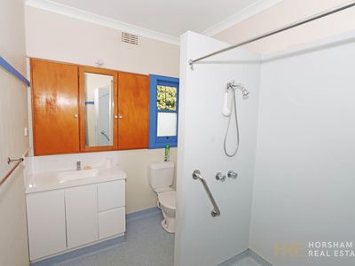 7 Tena Avenue, Horsham