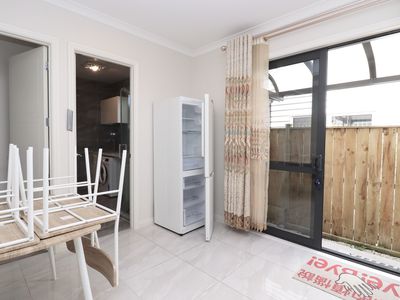 6 McQuoids Road, Flat Bush