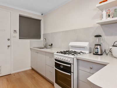 Unit 5 / 90 Bourke Street, Piccadilly
