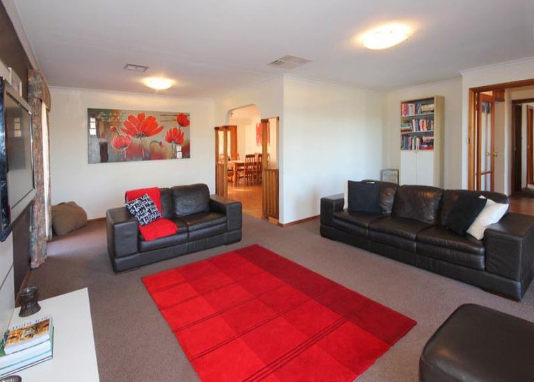 13 Quinvale Road, Hallett Cove