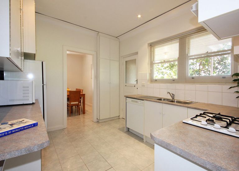 2A Anglesey Avenue, St Georges