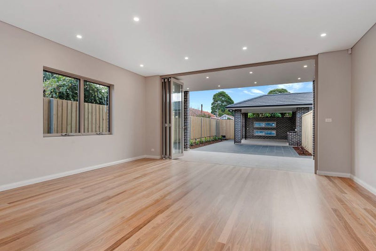 2 / 60 First Avenue, Rodd Point