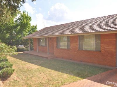 2 Highland Place, Dubbo