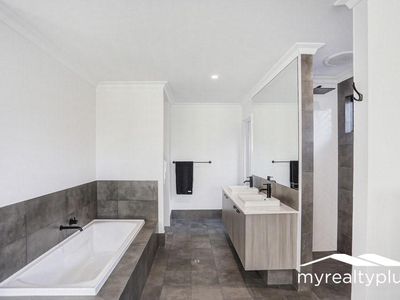 31 Rapallo Grove, Madora Bay