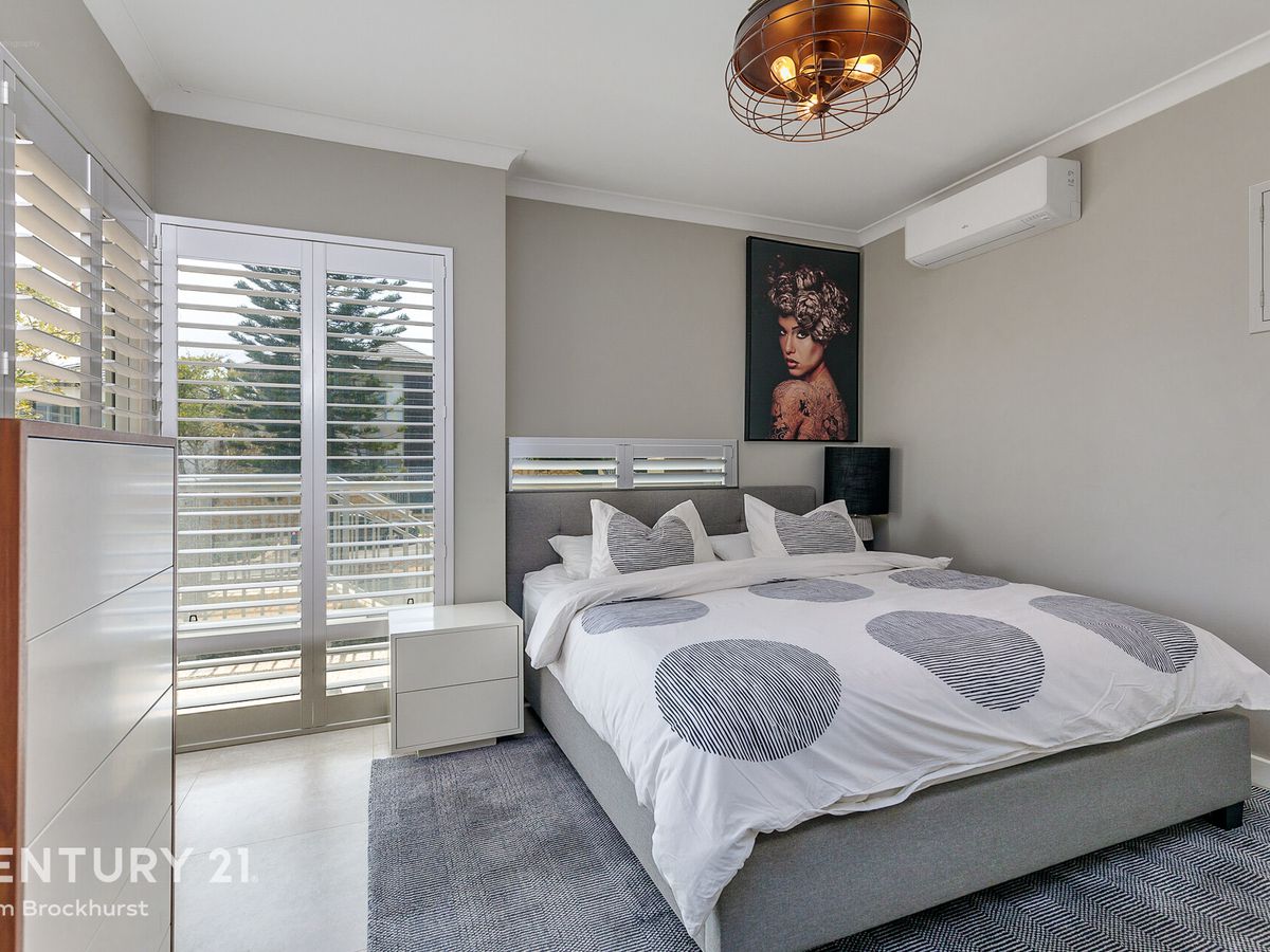 25 Pantheon Avenue, North Coogee