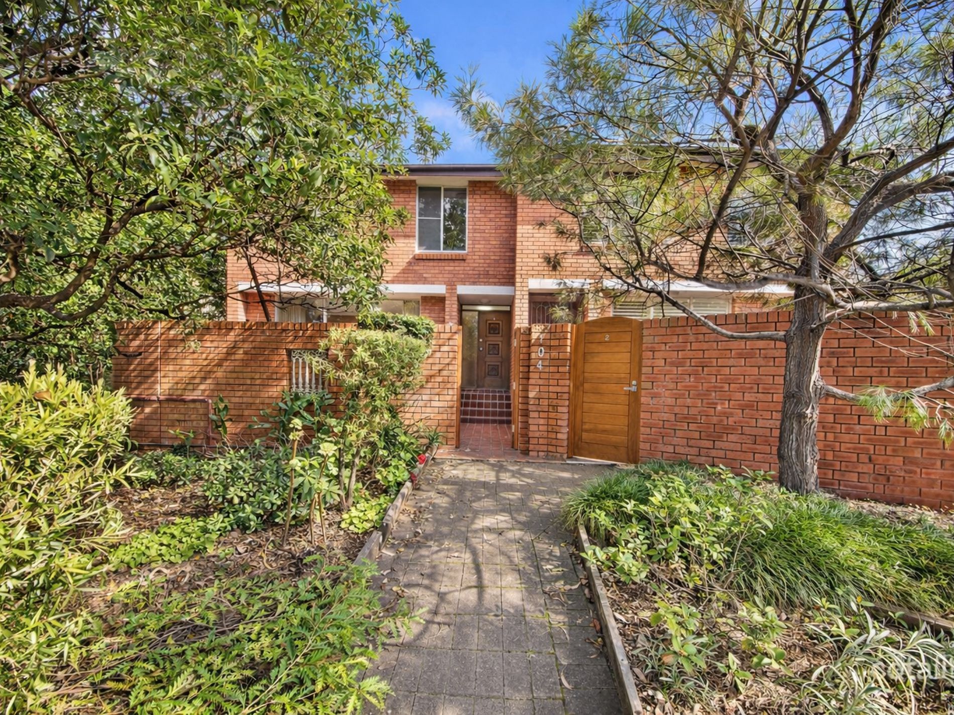 1 / 104 Burns Bay Road, Lane Cove