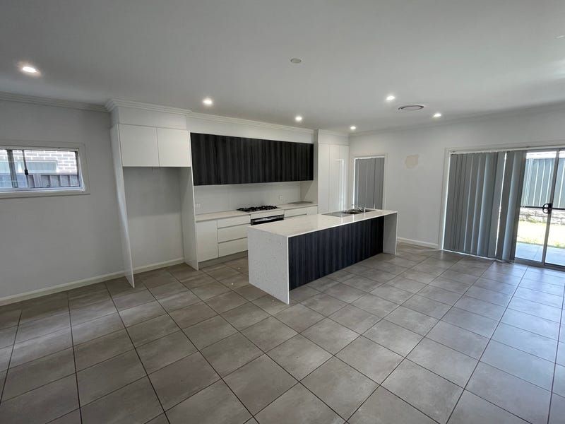 70B Donovan Boulevard, Gregory Hills