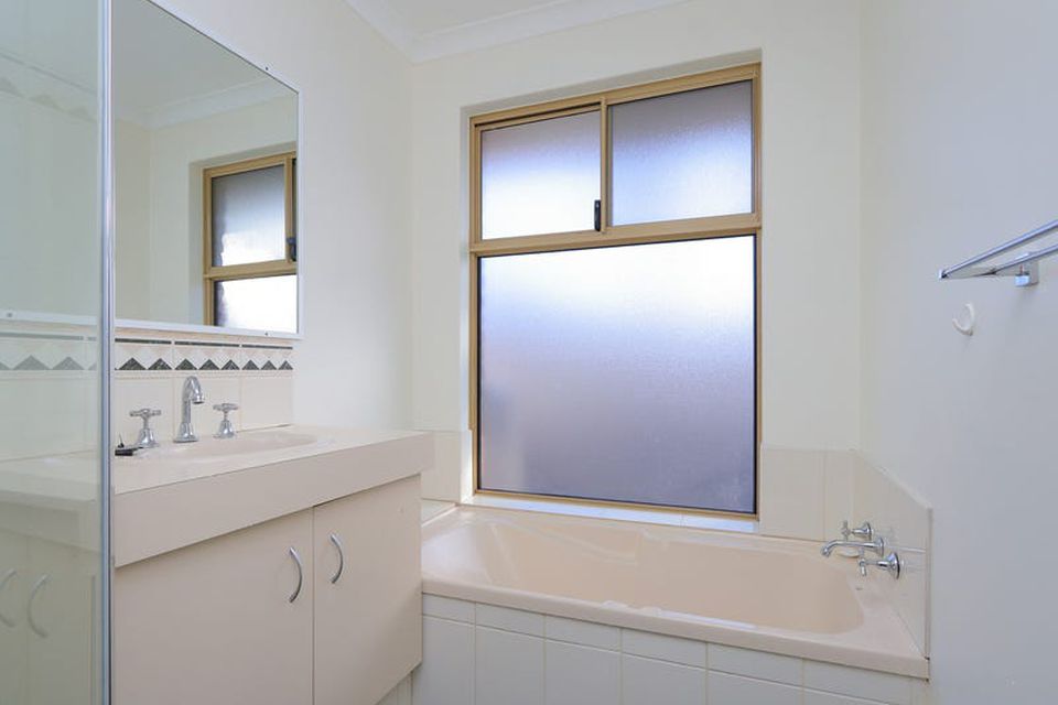 124 The Avenue, Warnbro